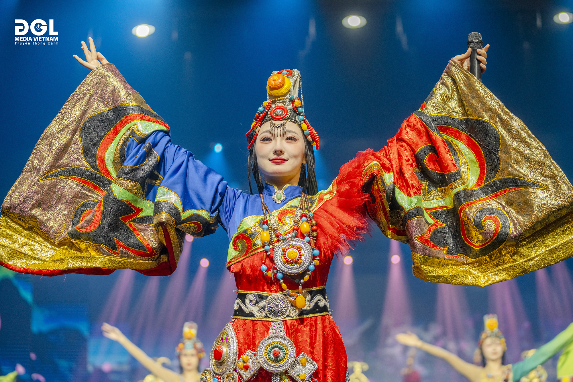 XI MĂNG TRUNG SƠN DU LỊCH CỬU TRẠI CÂU - TRUNG QUỐC 