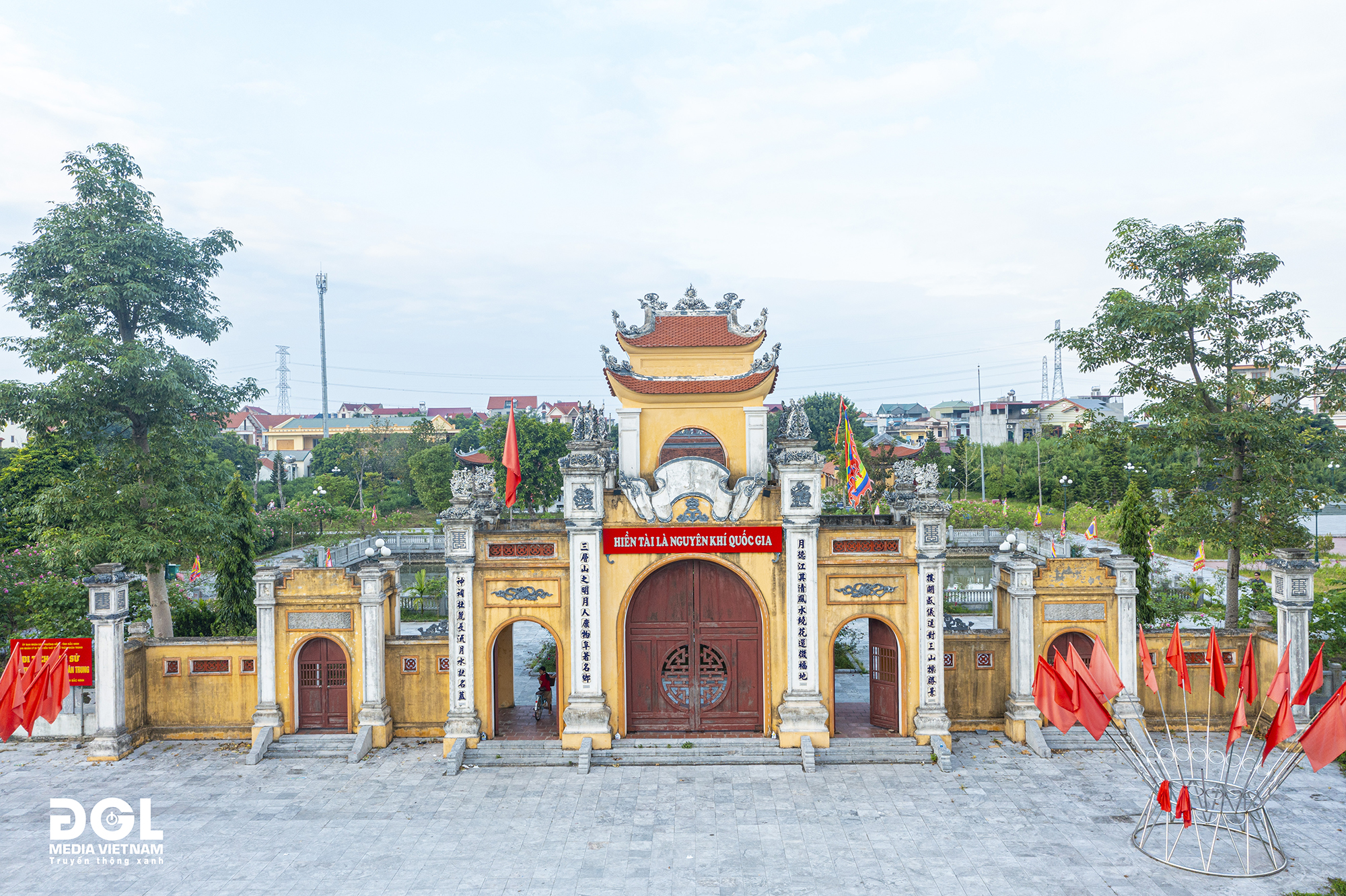 đền thờ tiến sỹ thân nhân trung 