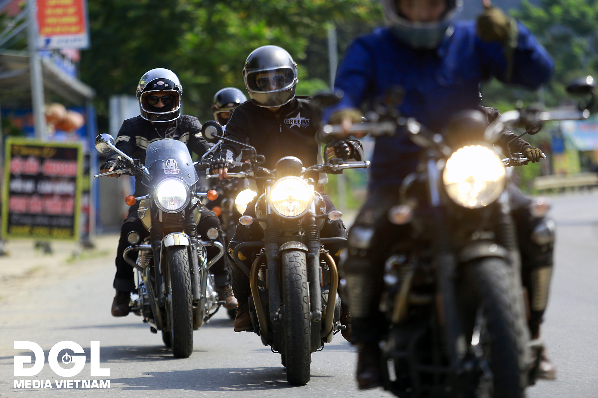 TRIUMPH 3 MIỀN HỘI TỤ